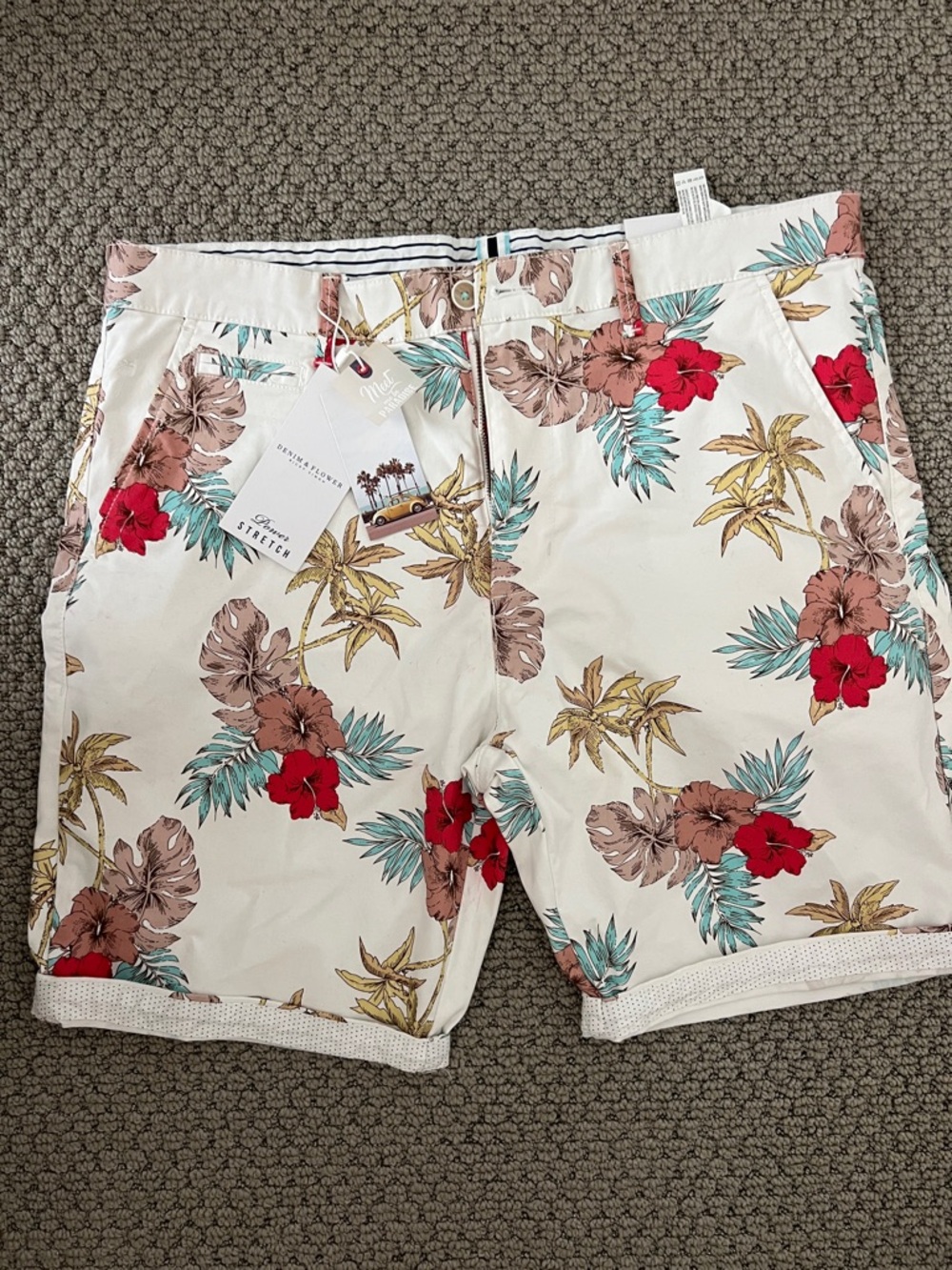 NWT Denim & Flower White Floral Print Men’s Shorts size 36